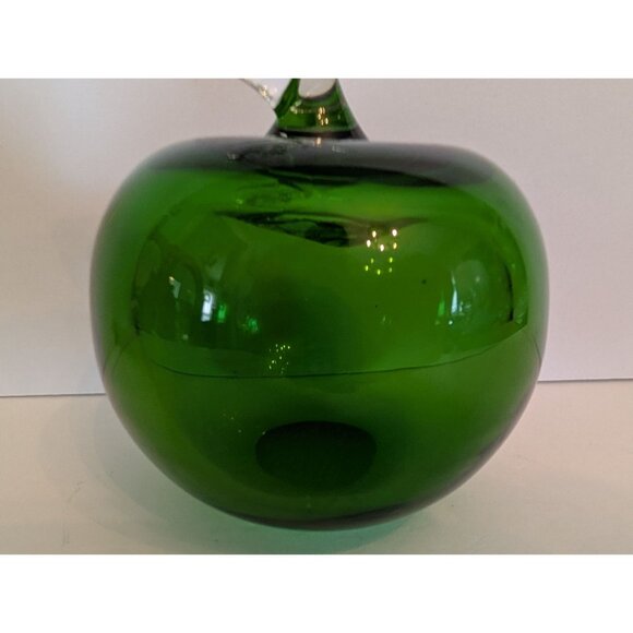 Green Glass Apple Paperweight With Clear Leaf Stem - Picture 4 of 9